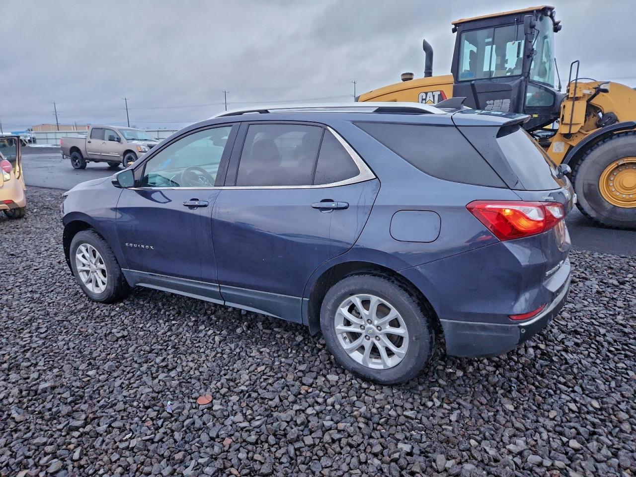 2018 CHEVROLET EQUINOX LT photo 2