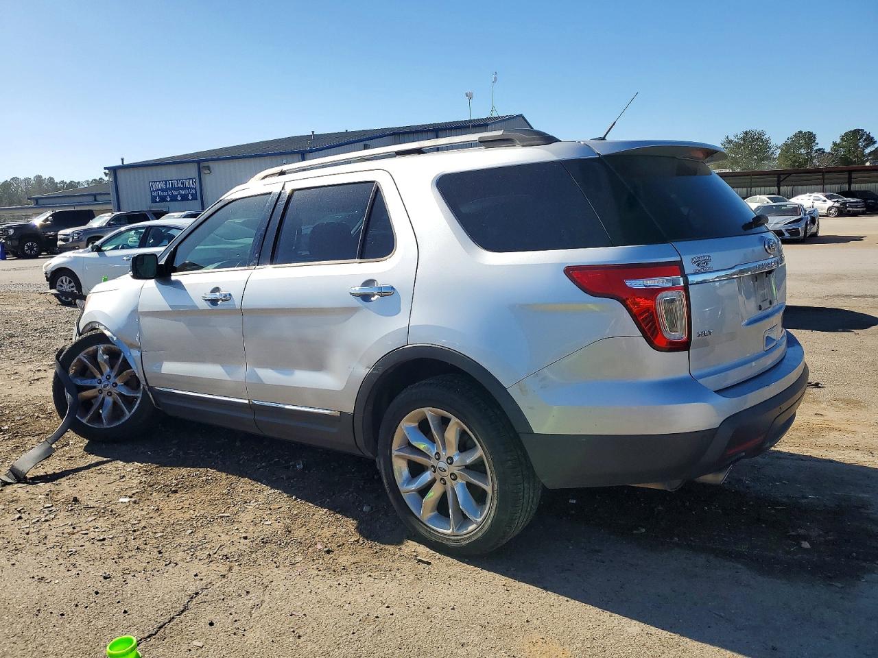 2015 FORD EXPLORER XLT photo 2