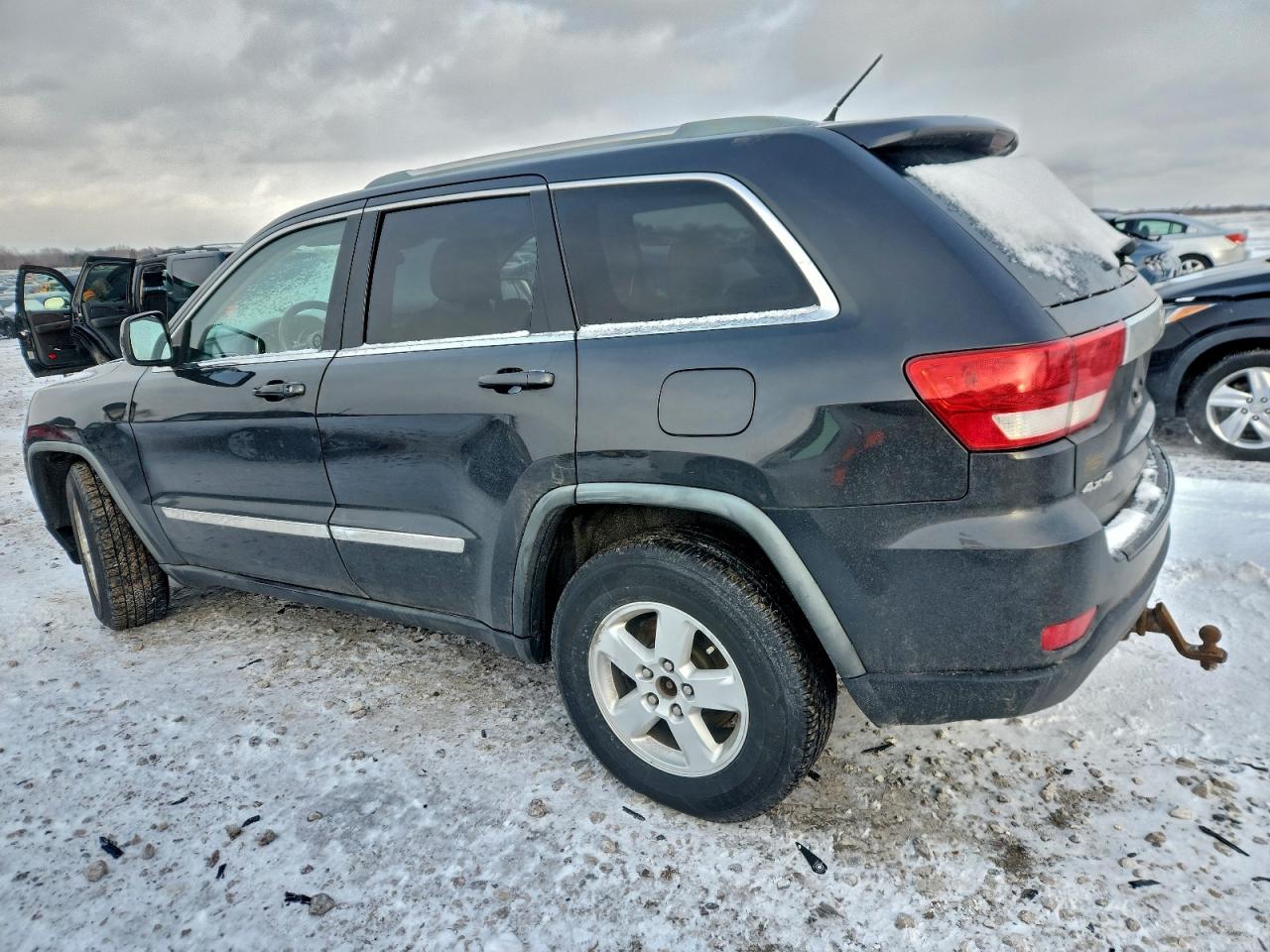 2011 JEEP GRAND CHEROKEE LAREDO photo 2