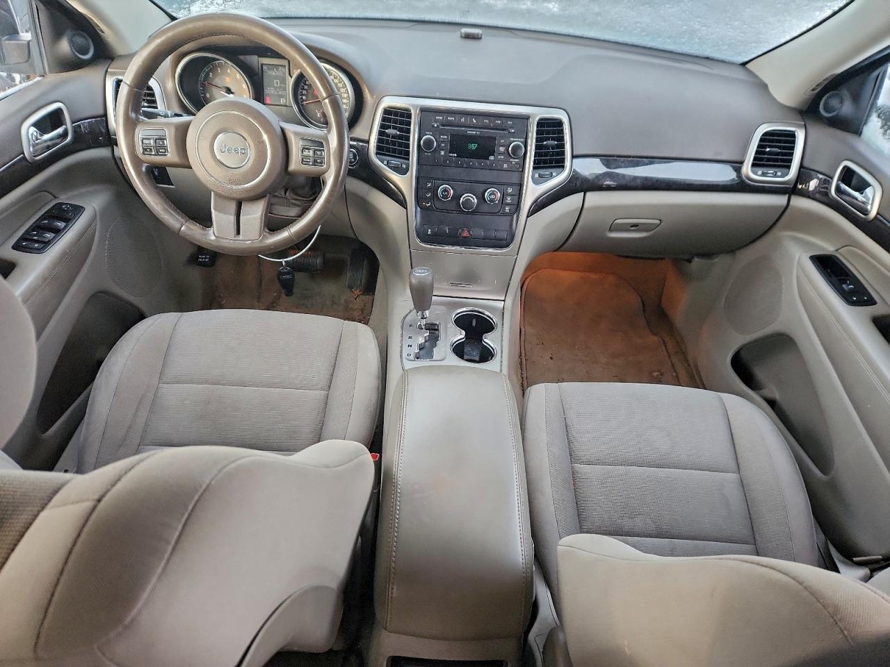 2011 JEEP GRAND CHEROKEE LAREDO photo 8
