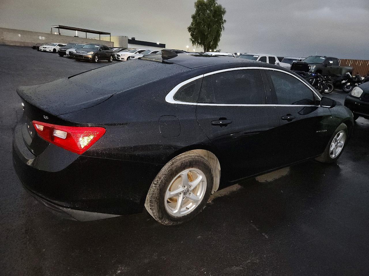 2016 CHEVROLET MALIBU LS photo 3