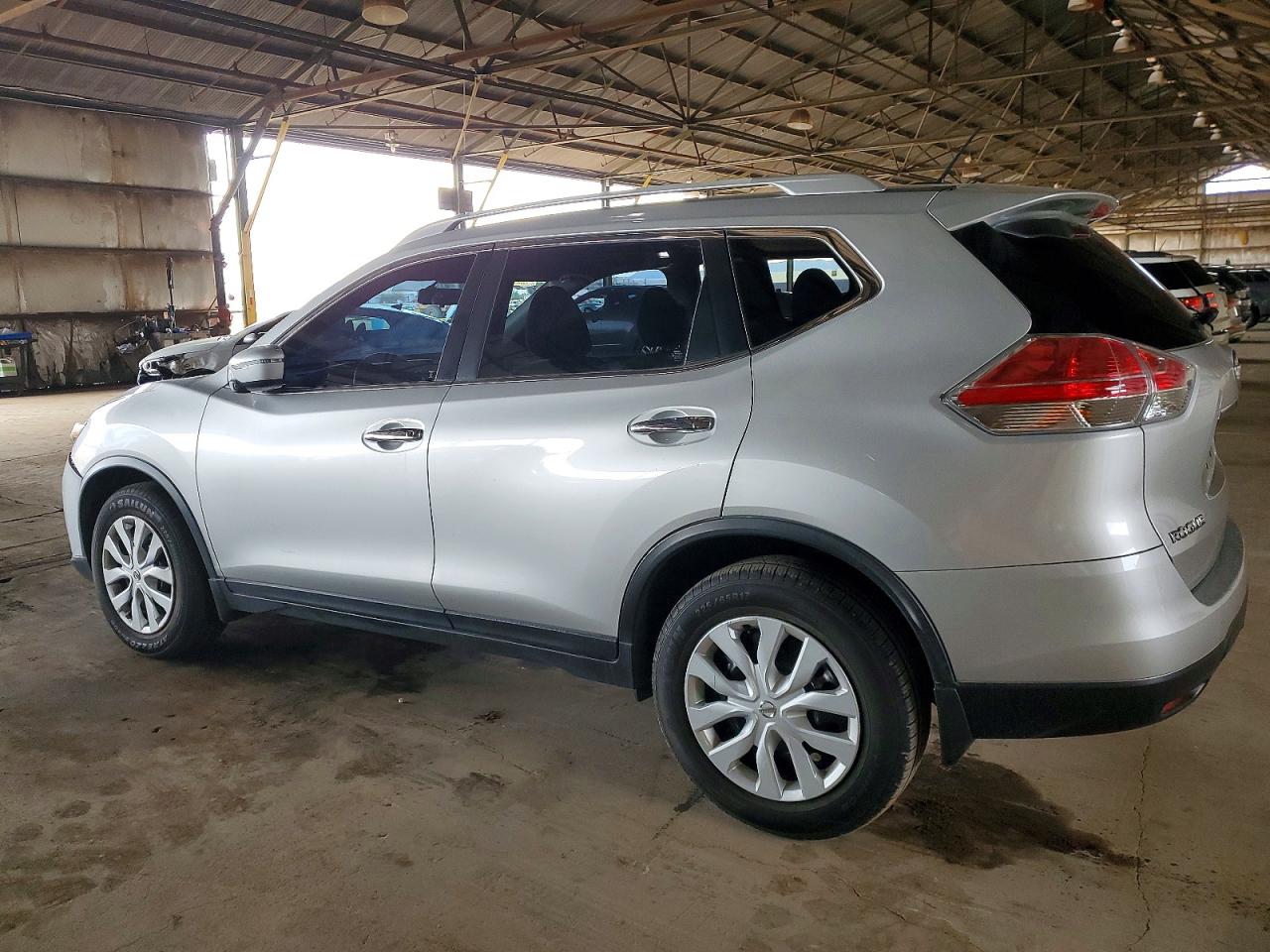 2016 NISSAN ROGUE S photo 2