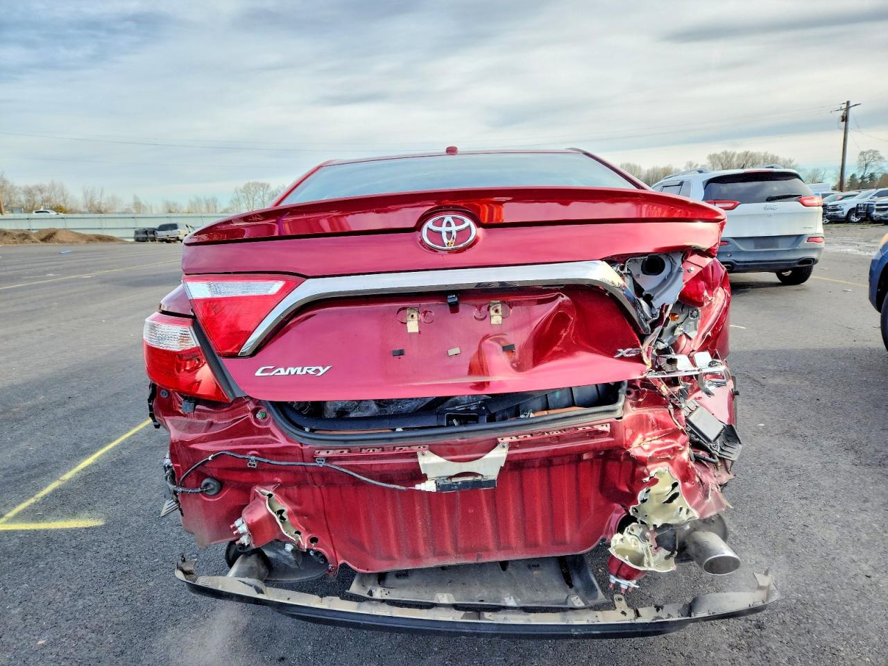 2015 TOYOTA CAMRY XSE photo 6