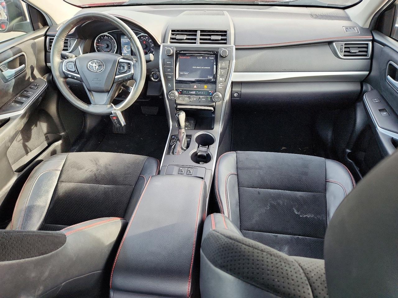 2015 TOYOTA CAMRY XSE photo 8