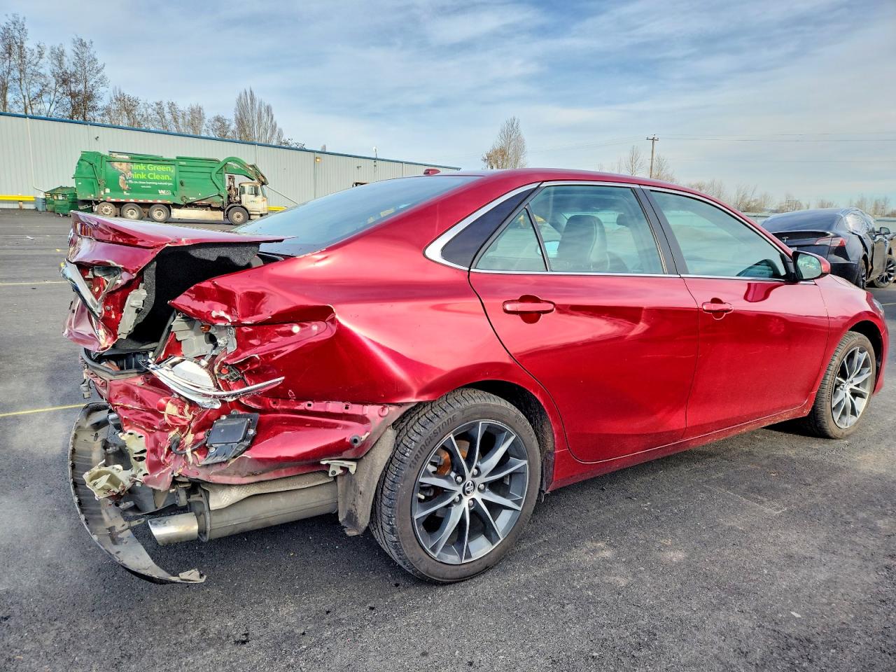 2015 TOYOTA CAMRY XSE photo 3
