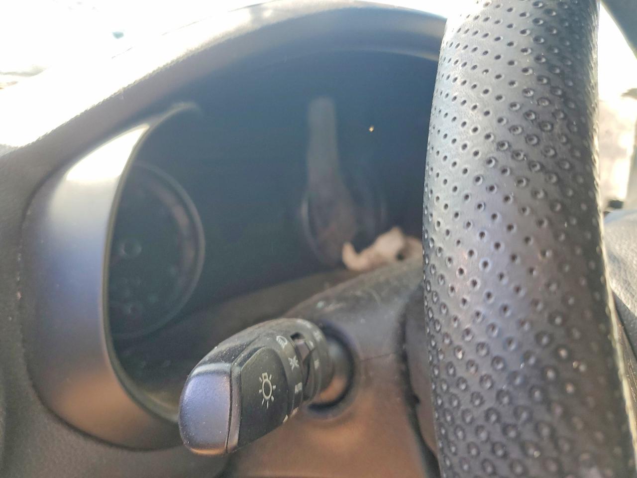 2023 KIA FORTE GT LINE photo 9