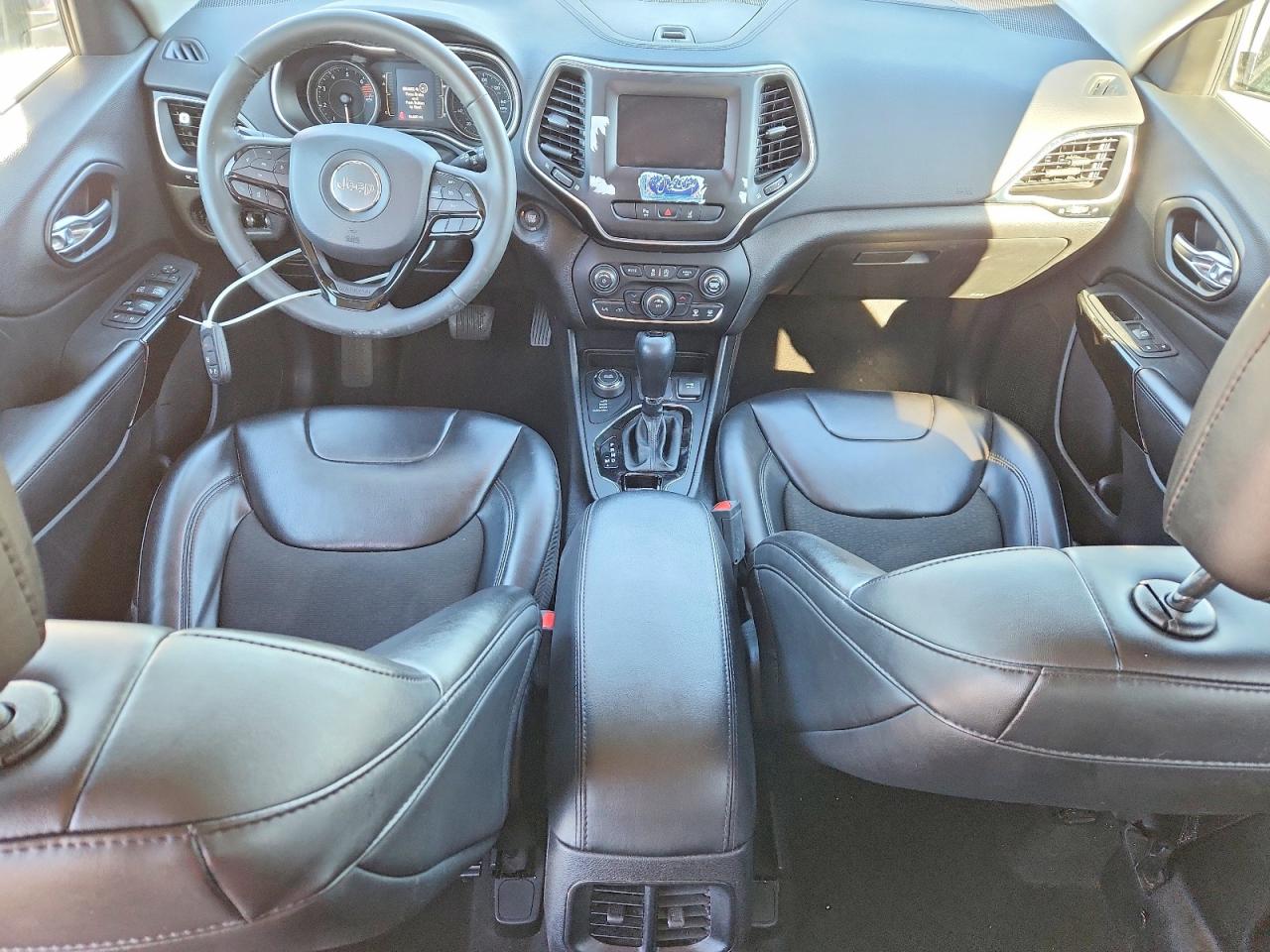 2021 JEEP CHEROKEE LATITUDE PLUS photo 8
