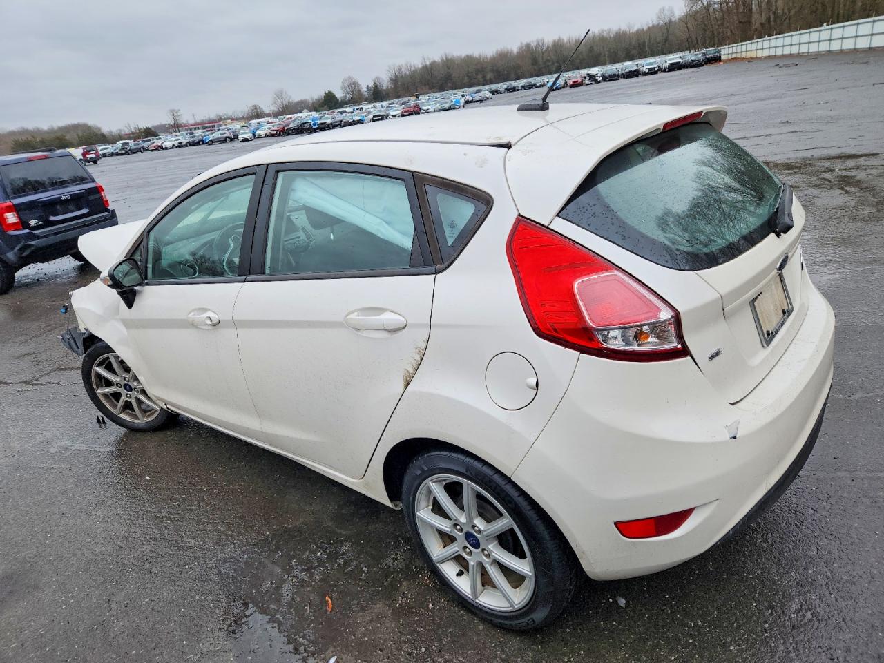 2016 FORD FIESTA SE photo 2