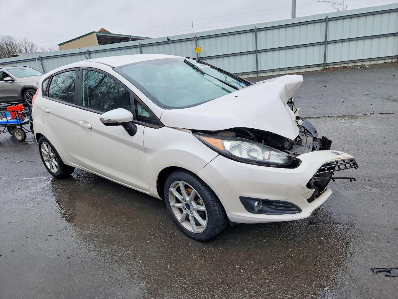 2016 FORD FIESTA SE photo 4
