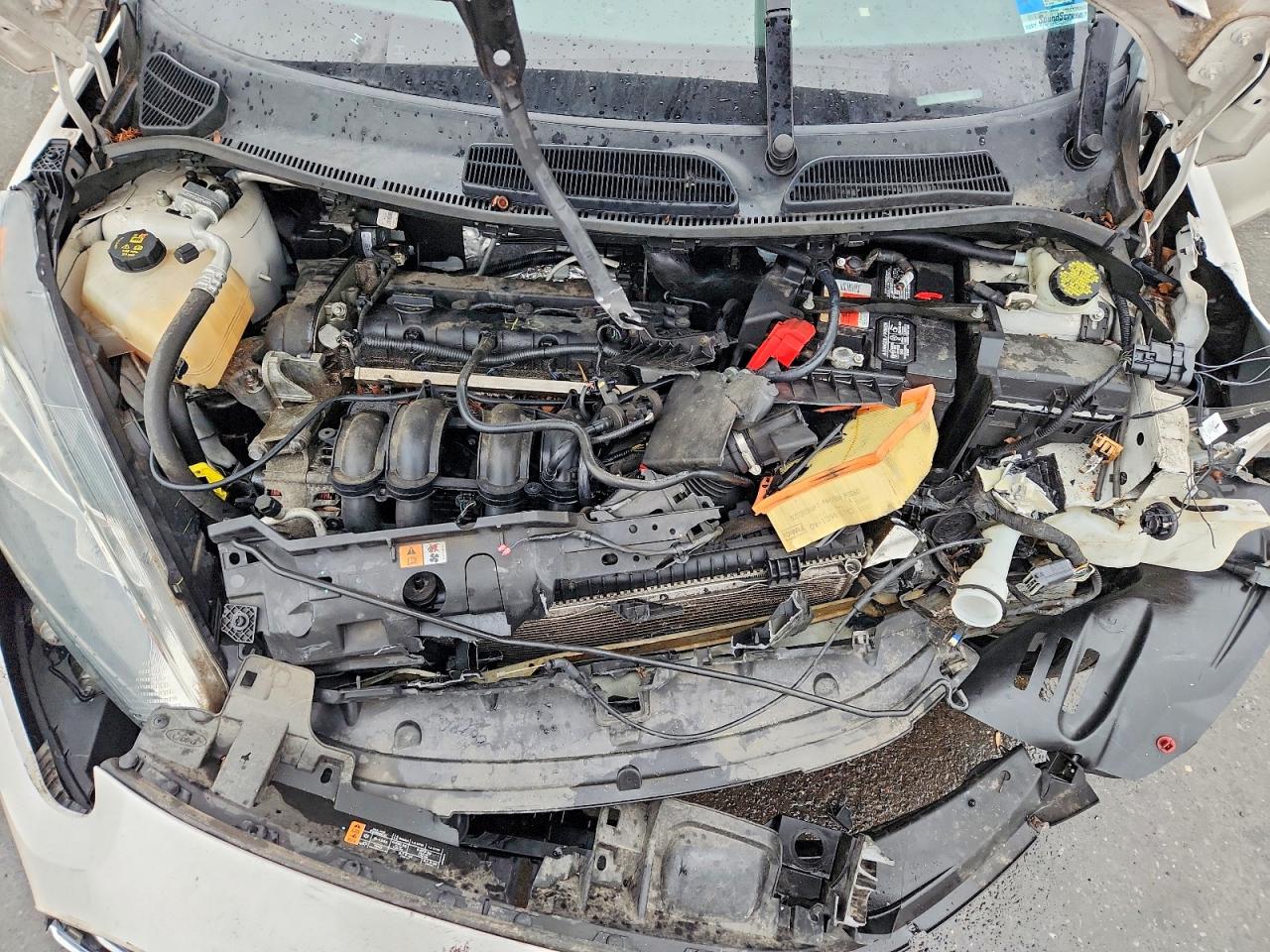 2016 FORD FIESTA SE photo 11