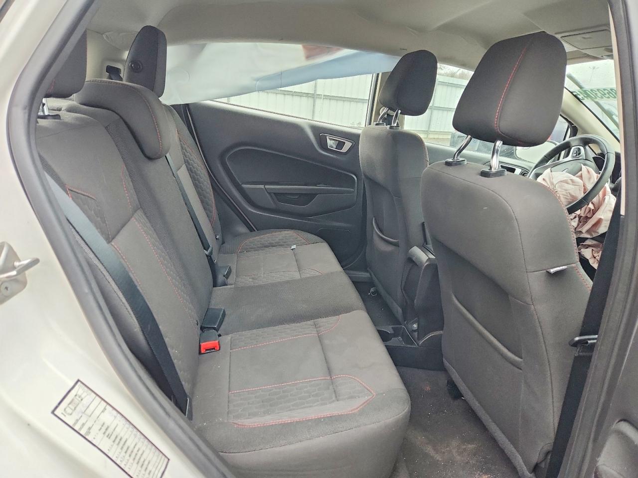 2016 FORD FIESTA SE photo 10