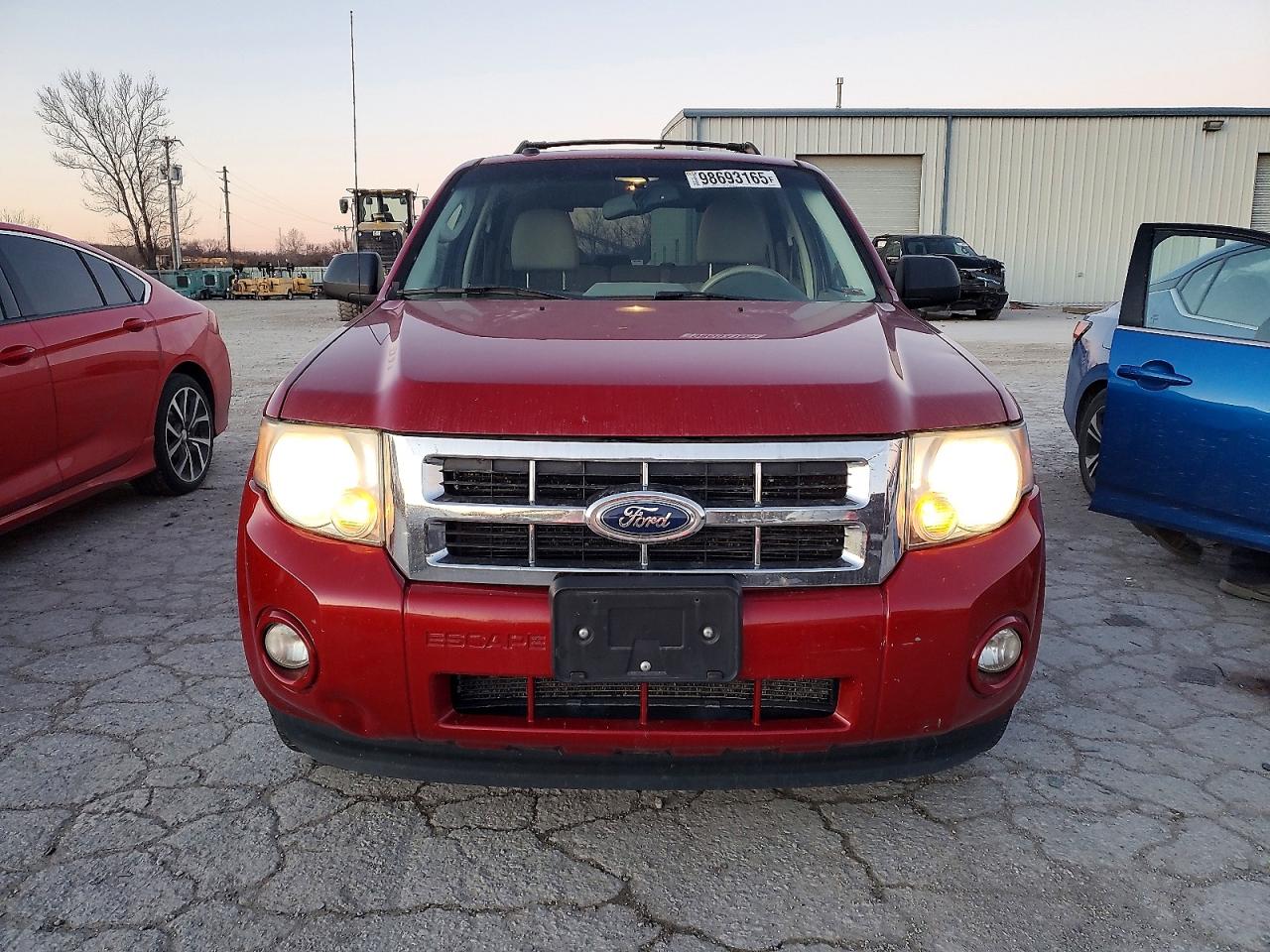 2011 FORD ESCAPE XLT photo 5