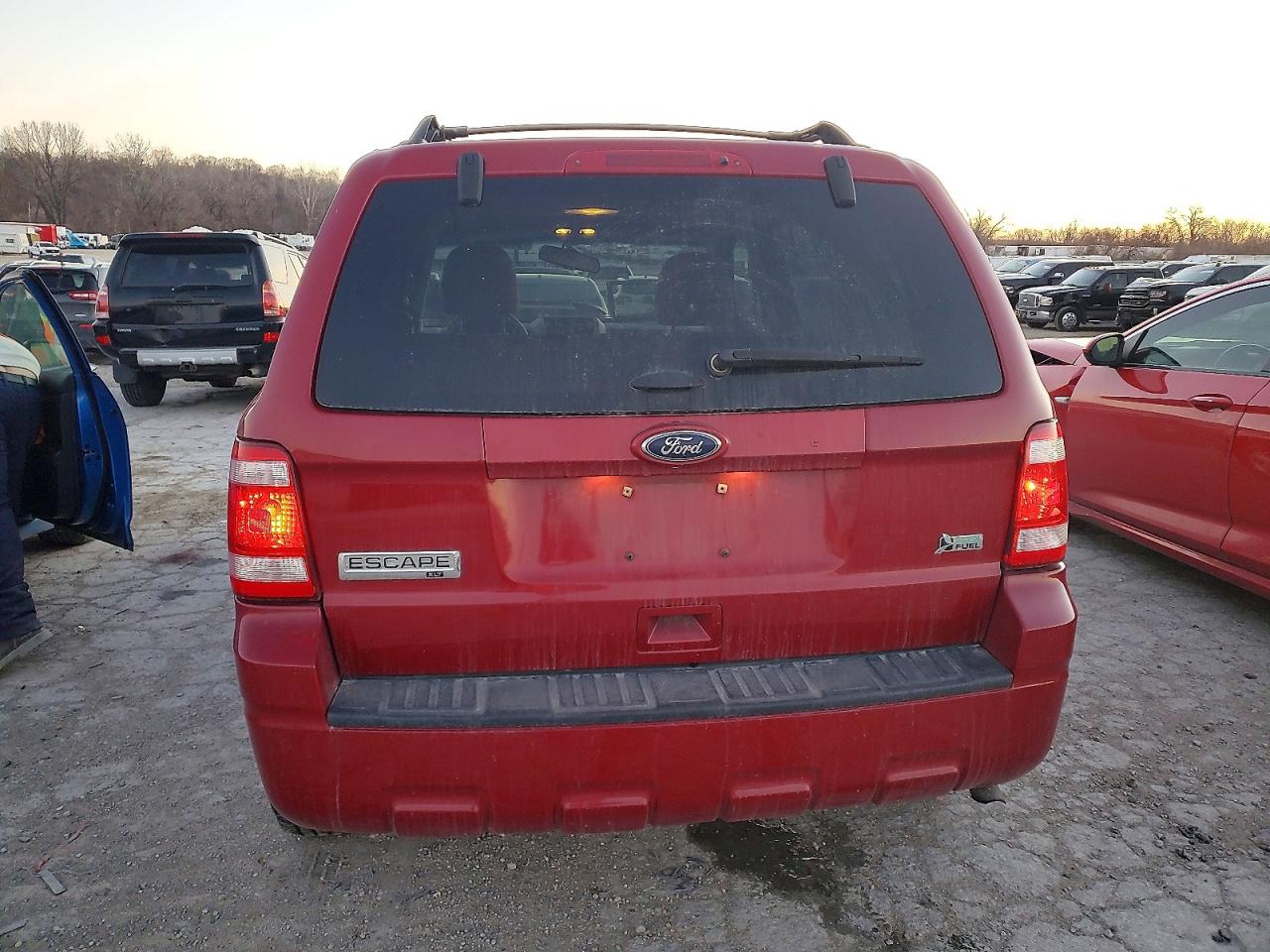 2011 FORD ESCAPE XLT photo 6