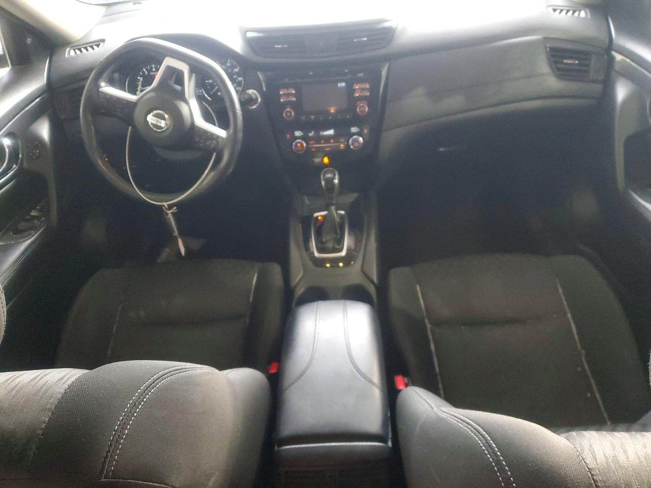 2017 NISSAN ROGUE SV photo 8