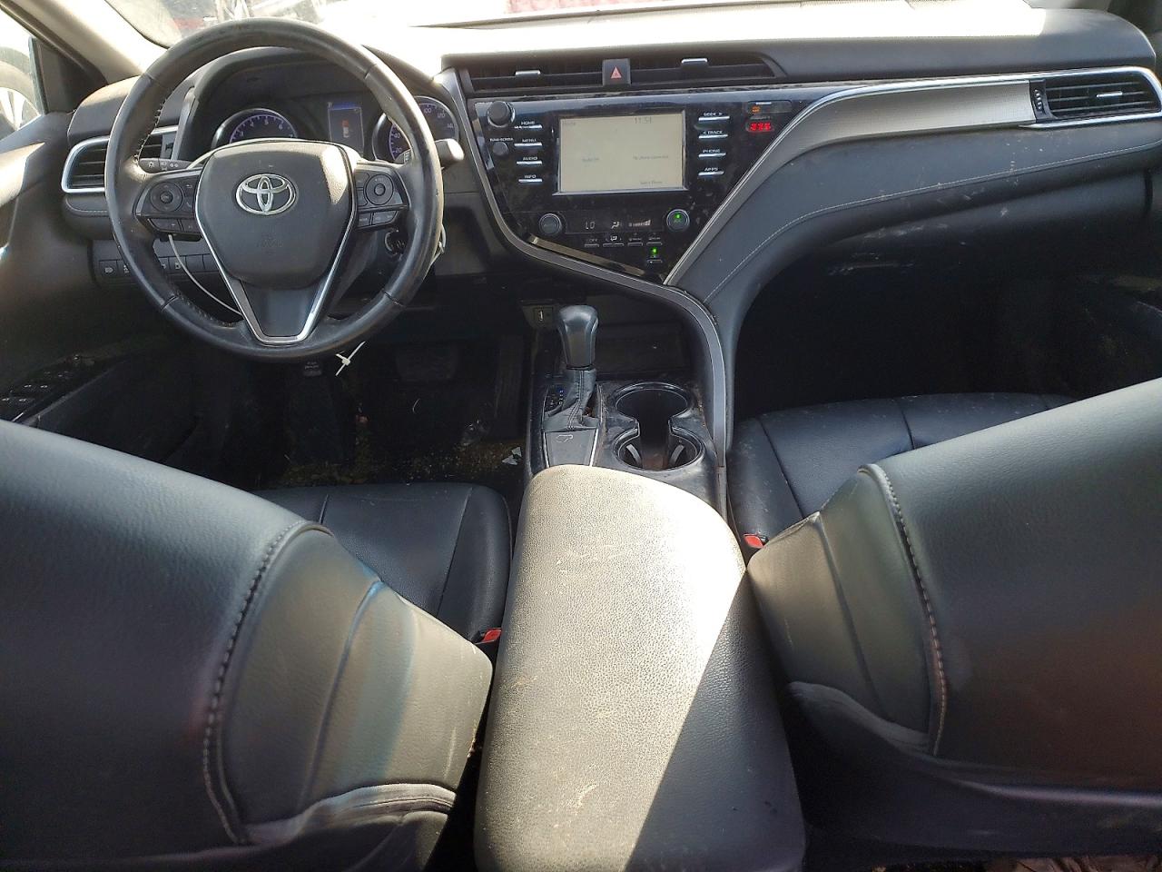 2018 TOYOTA CAMRY L photo 8