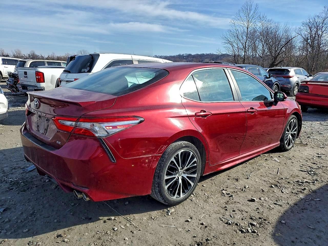 2018 TOYOTA CAMRY L photo 3
