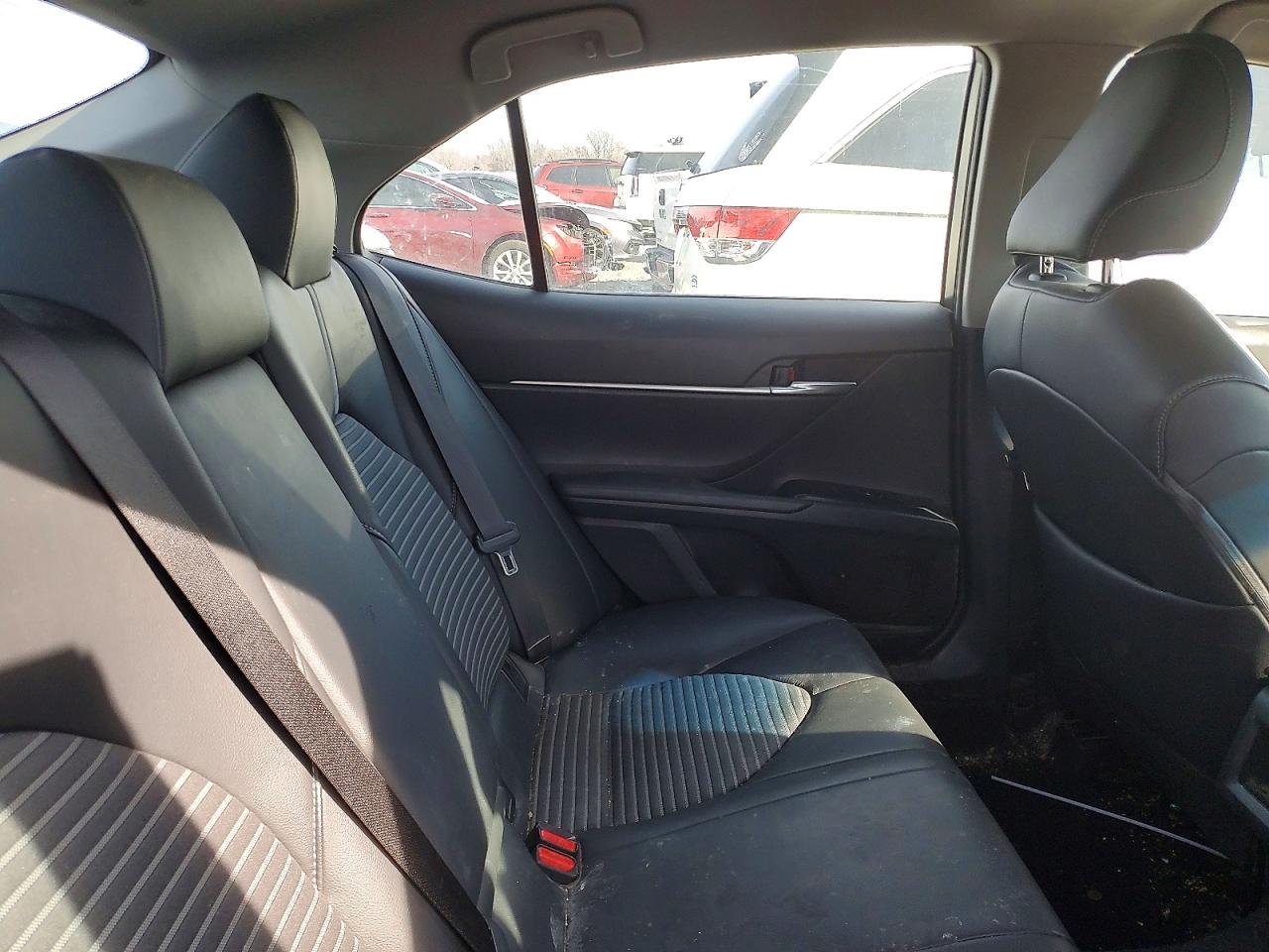 2018 TOYOTA CAMRY L photo 10