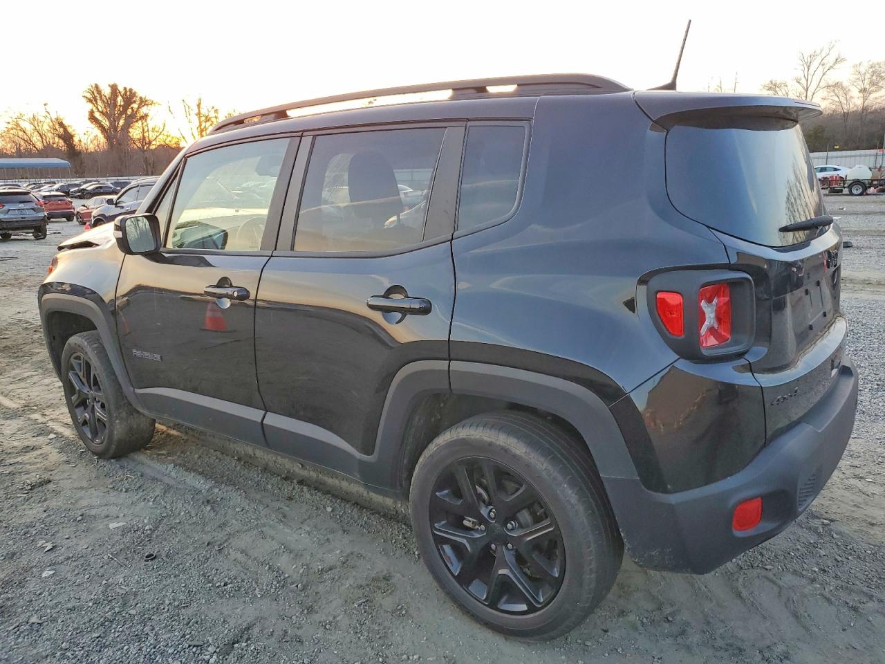 2023 JEEP RENEGADE ALTITUDE photo 3