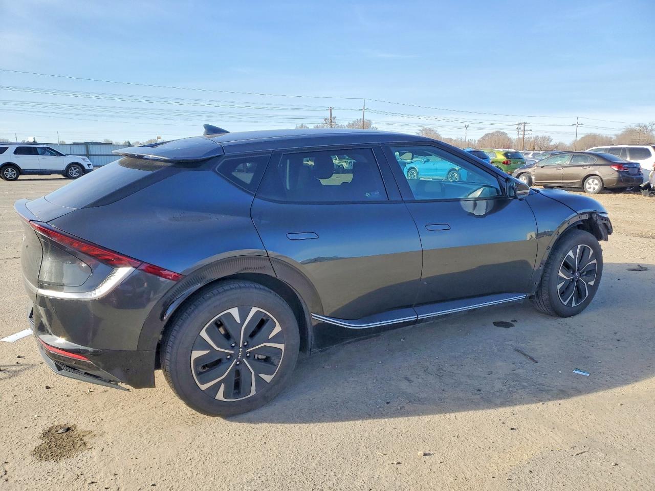 2022 KIA EV6 LIGHT photo 3