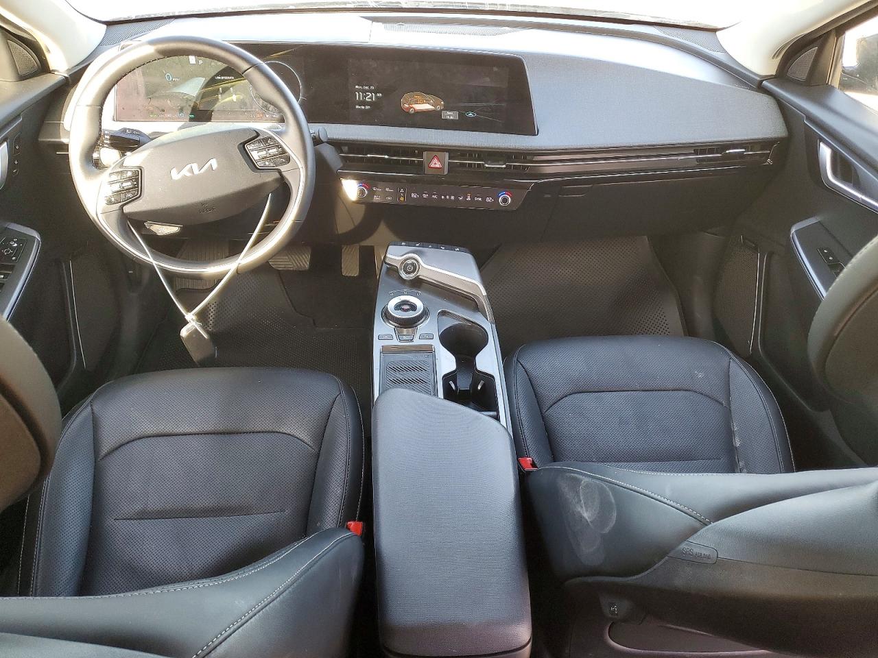 2022 KIA EV6 LIGHT photo 8