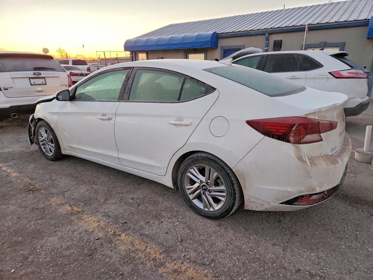 2020 HYUNDAI ELANTRA SEL photo 2