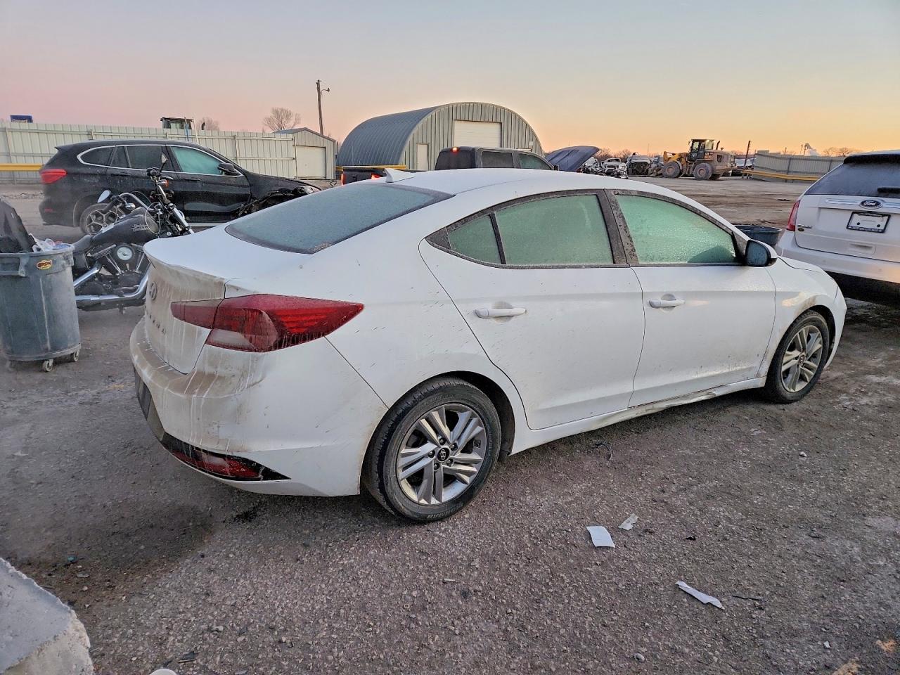 2020 HYUNDAI ELANTRA SEL photo 3