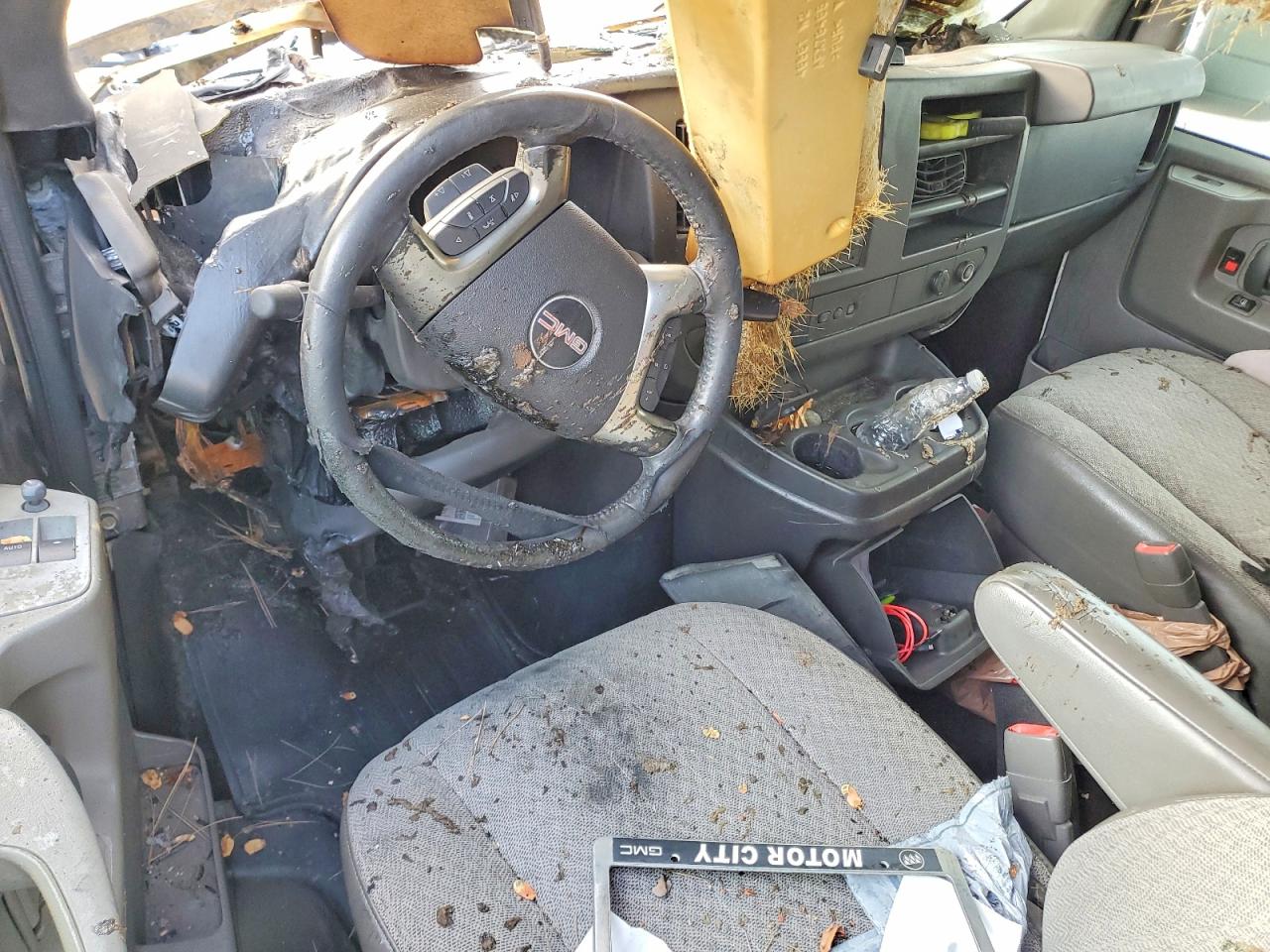 2014 GMC SAVANA G3500 LT photo 8
