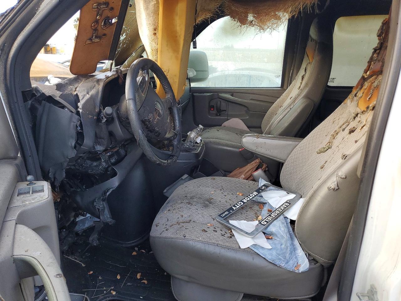2014 GMC SAVANA G3500 LT photo 7