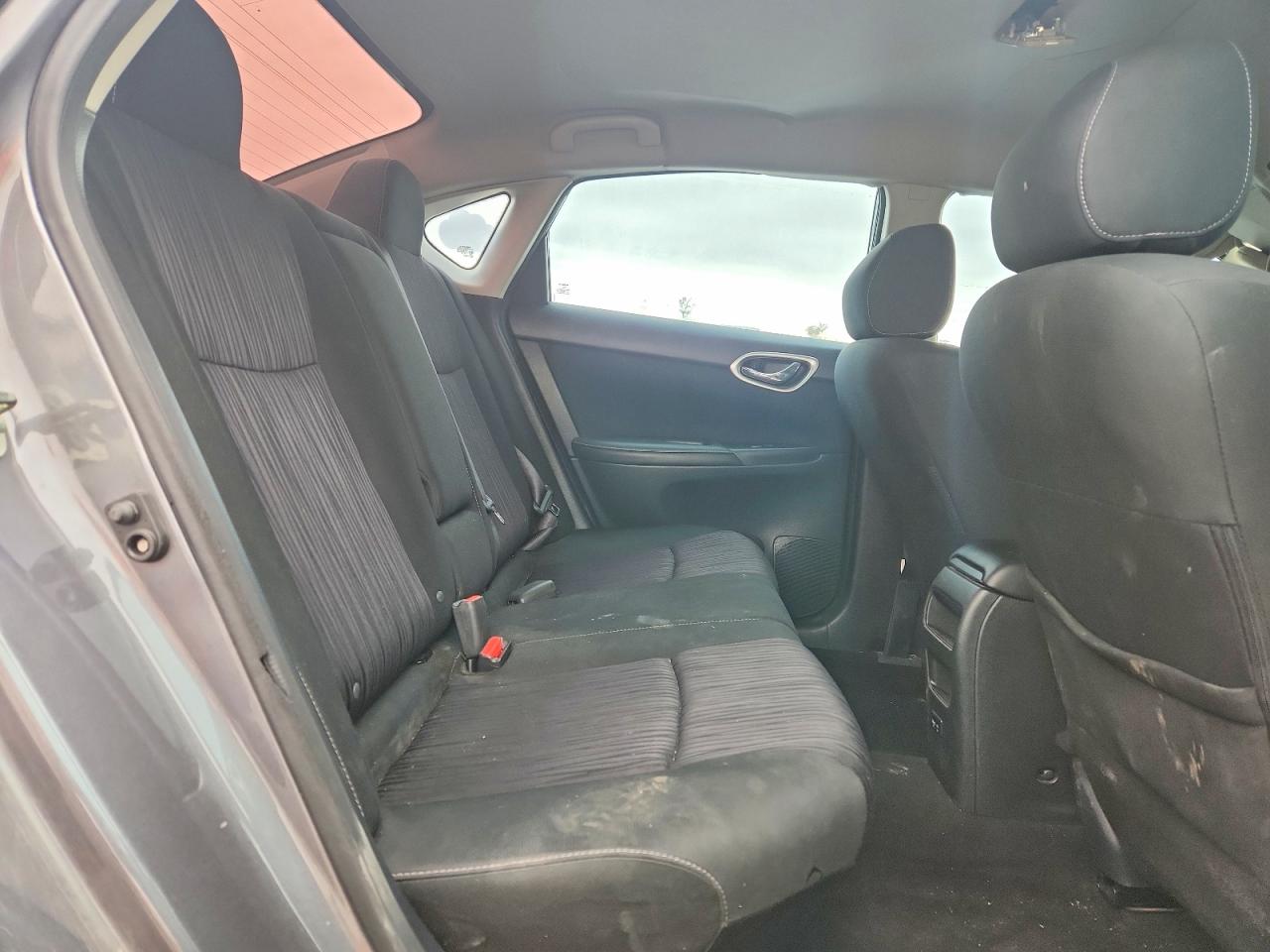 2019 NISSAN SENTRA S photo 10
