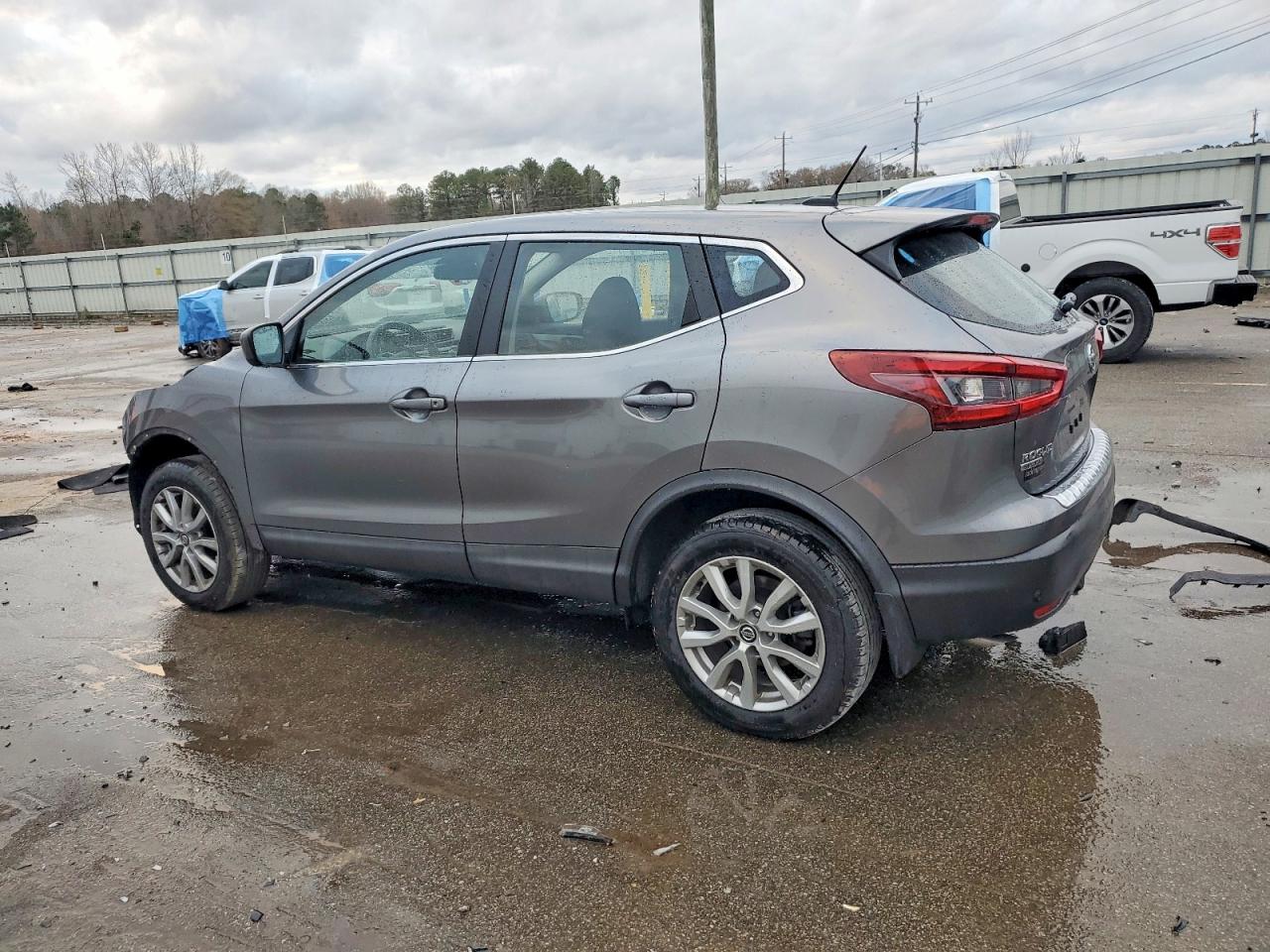 2020 NISSAN ROGUE SPORT S photo 2