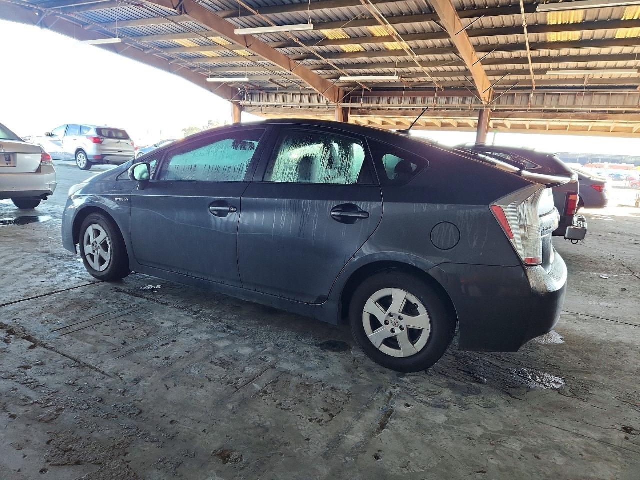 2011 TOYOTA PRIUS photo 2