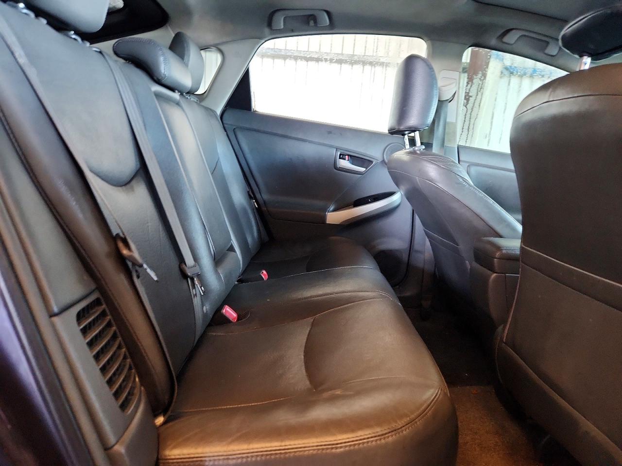 2011 TOYOTA PRIUS photo 10
