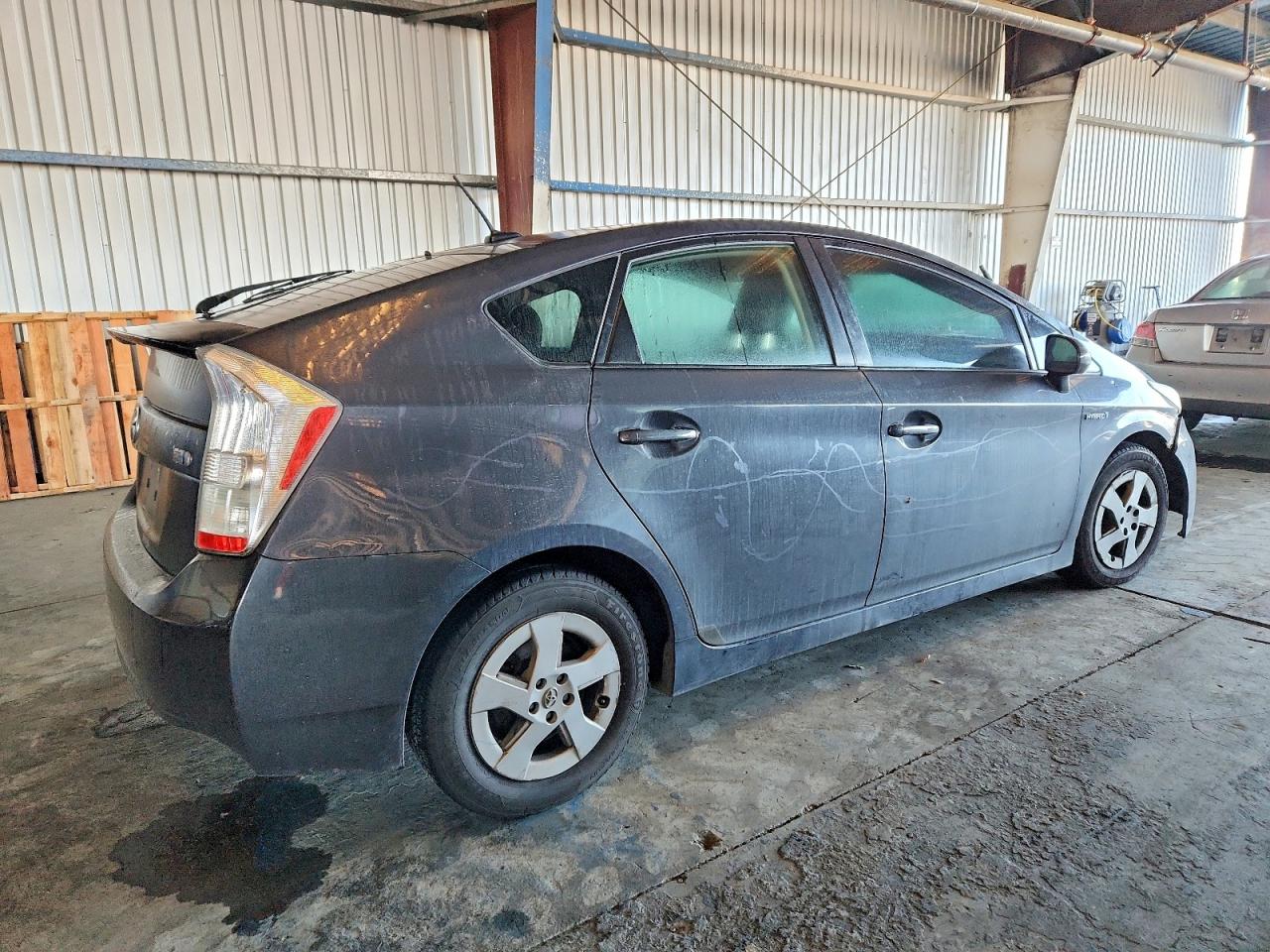 2011 TOYOTA PRIUS photo 3