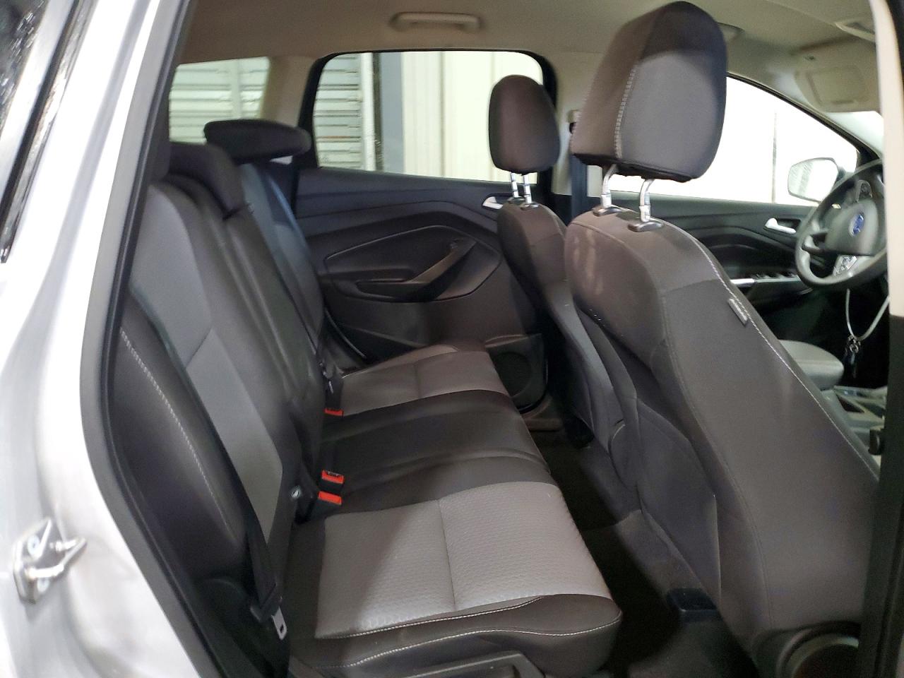 2017 FORD ESCAPE SE photo 11