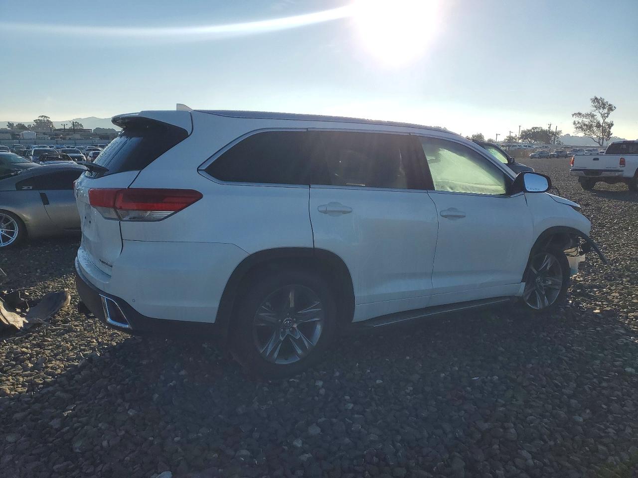 2017 TOYOTA HIGHLANDER LIMITED photo 3