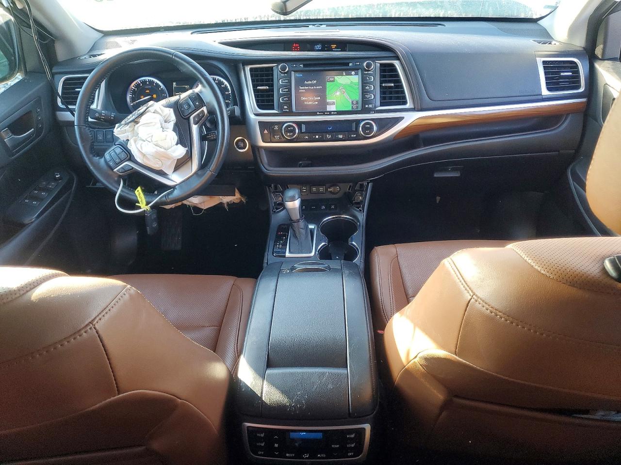 2017 TOYOTA HIGHLANDER LIMITED photo 8