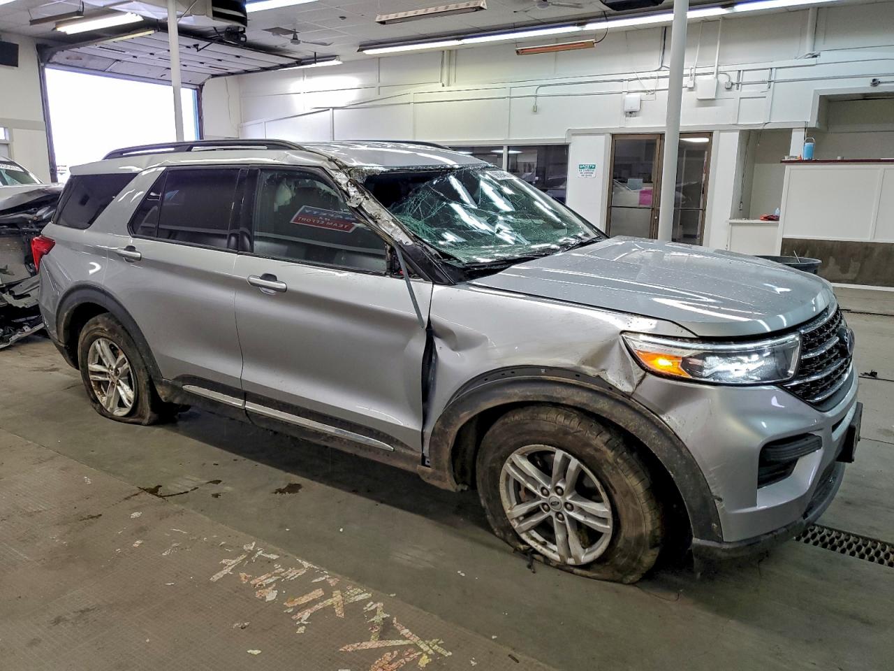 2020 FORD EXPLORER XLT photo 4