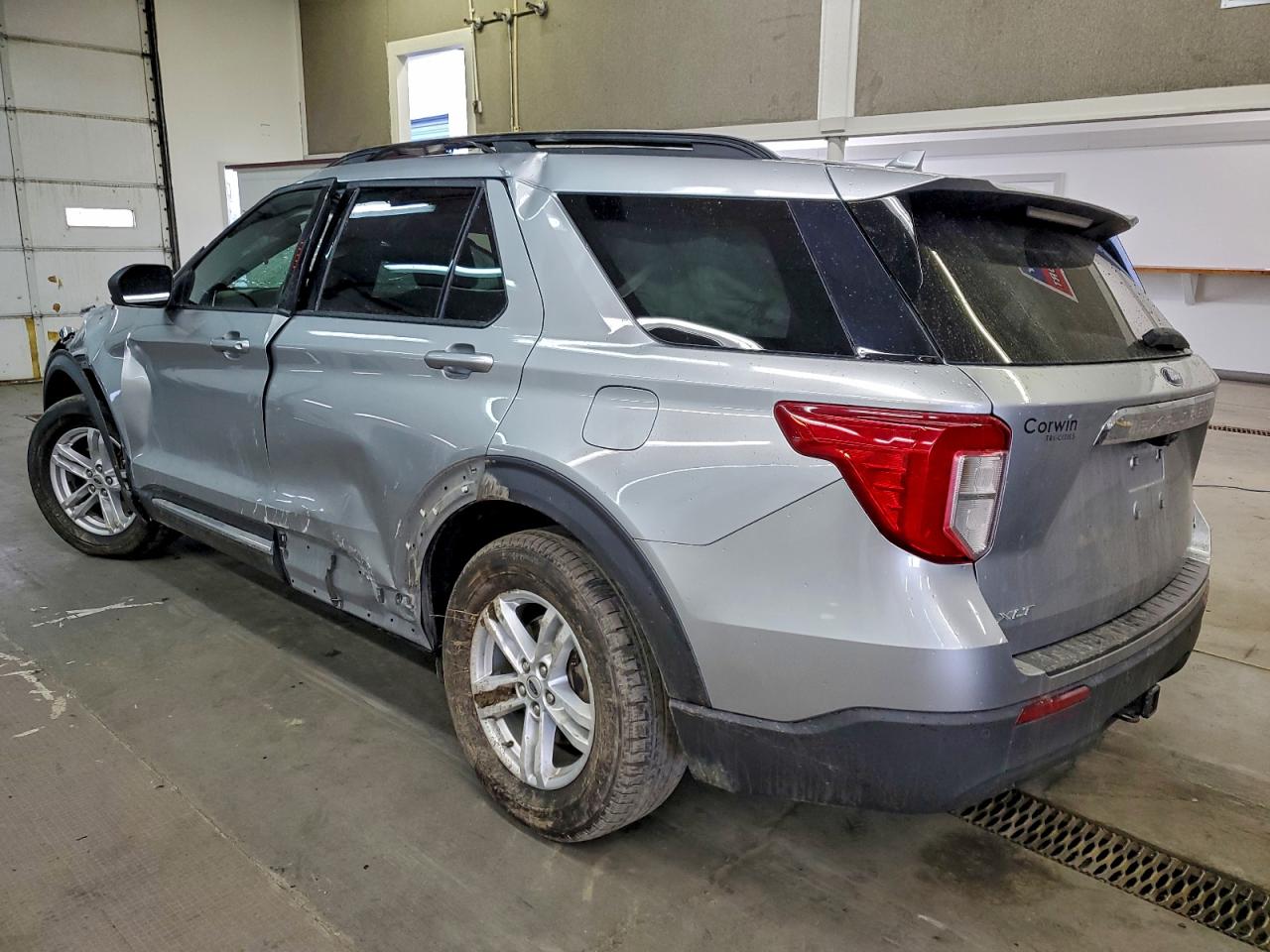 2020 FORD EXPLORER XLT photo 2