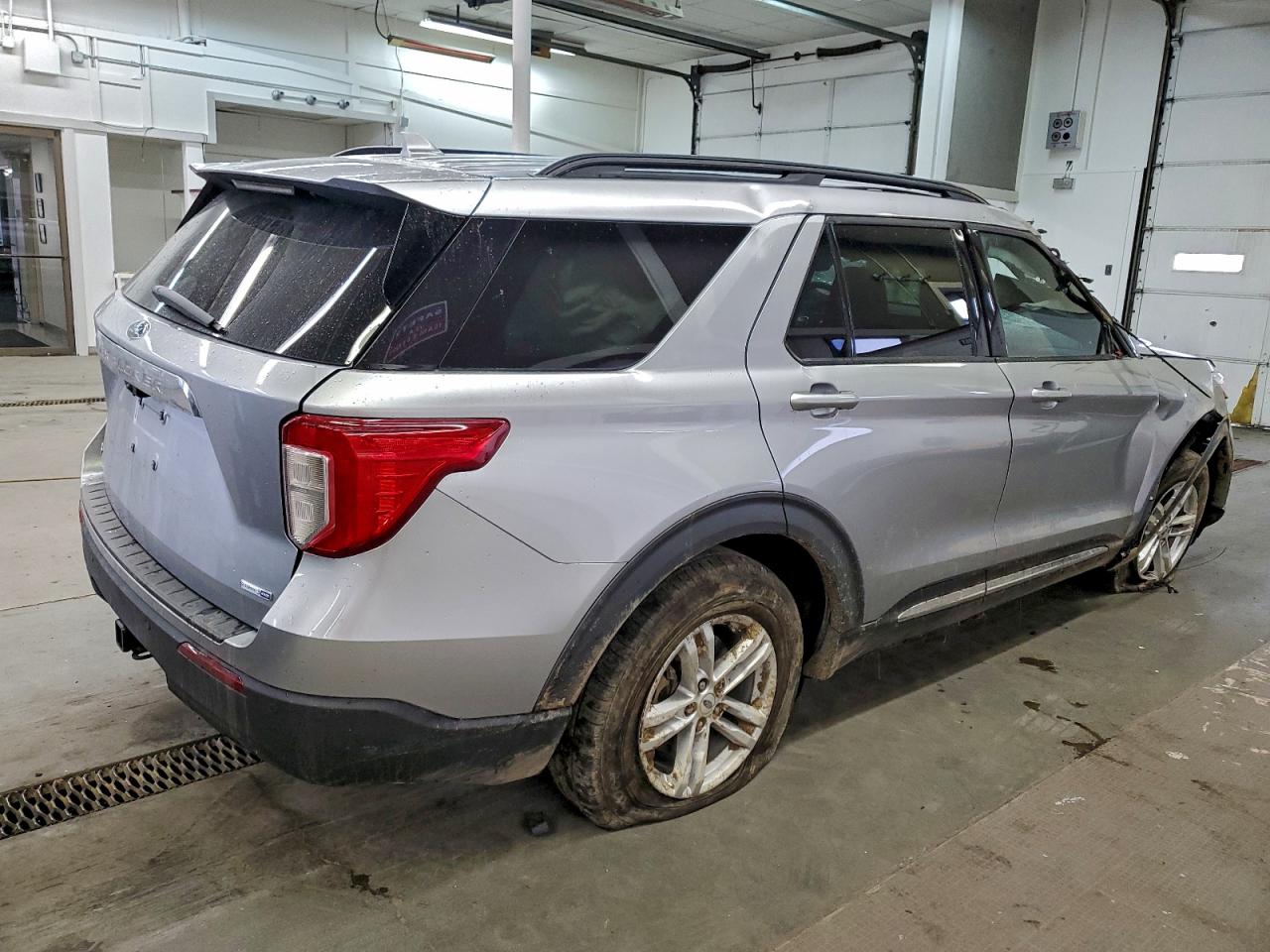 2020 FORD EXPLORER XLT photo 3