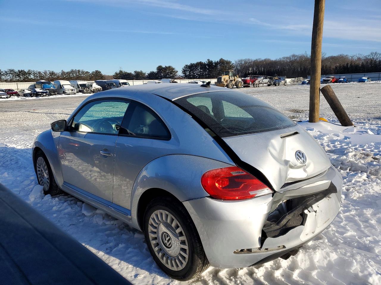 2014 VOLKSWAGEN BEETLE photo 2