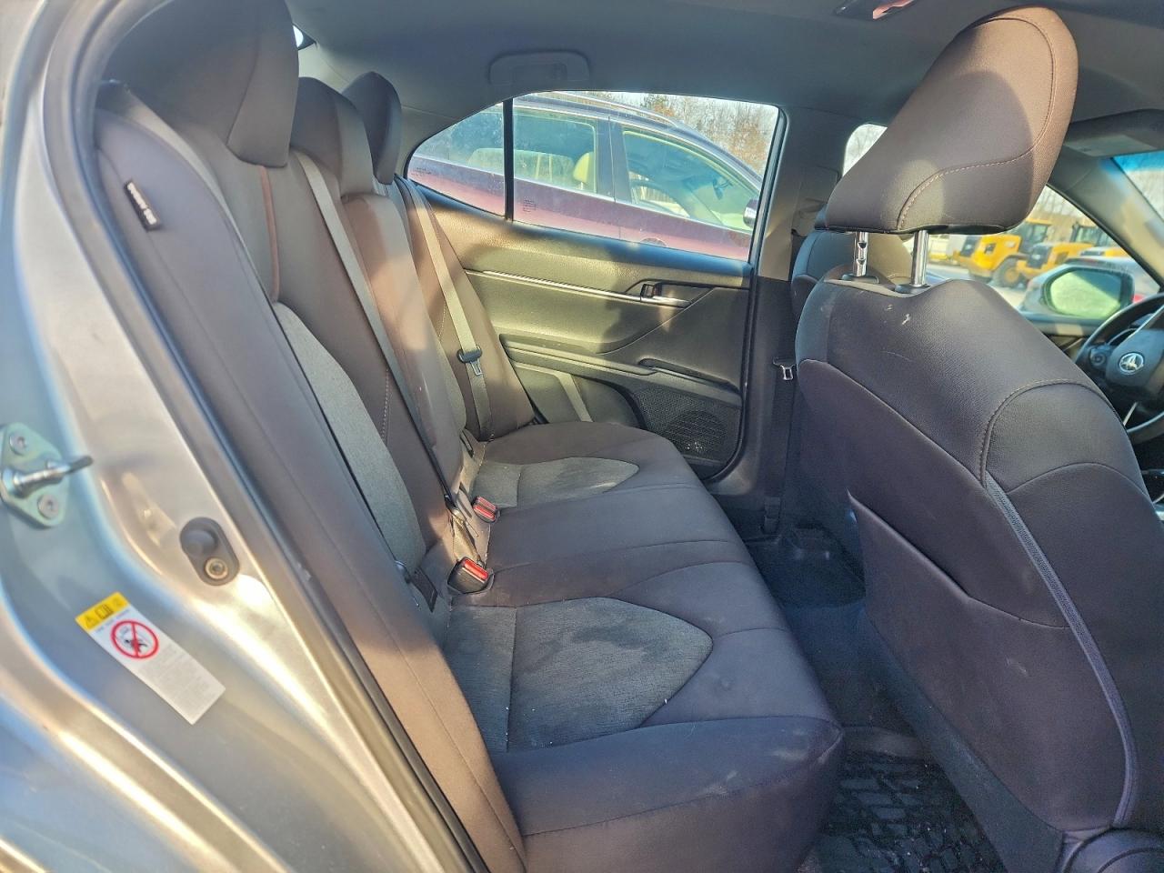 2019 TOYOTA CAMRY L photo 10