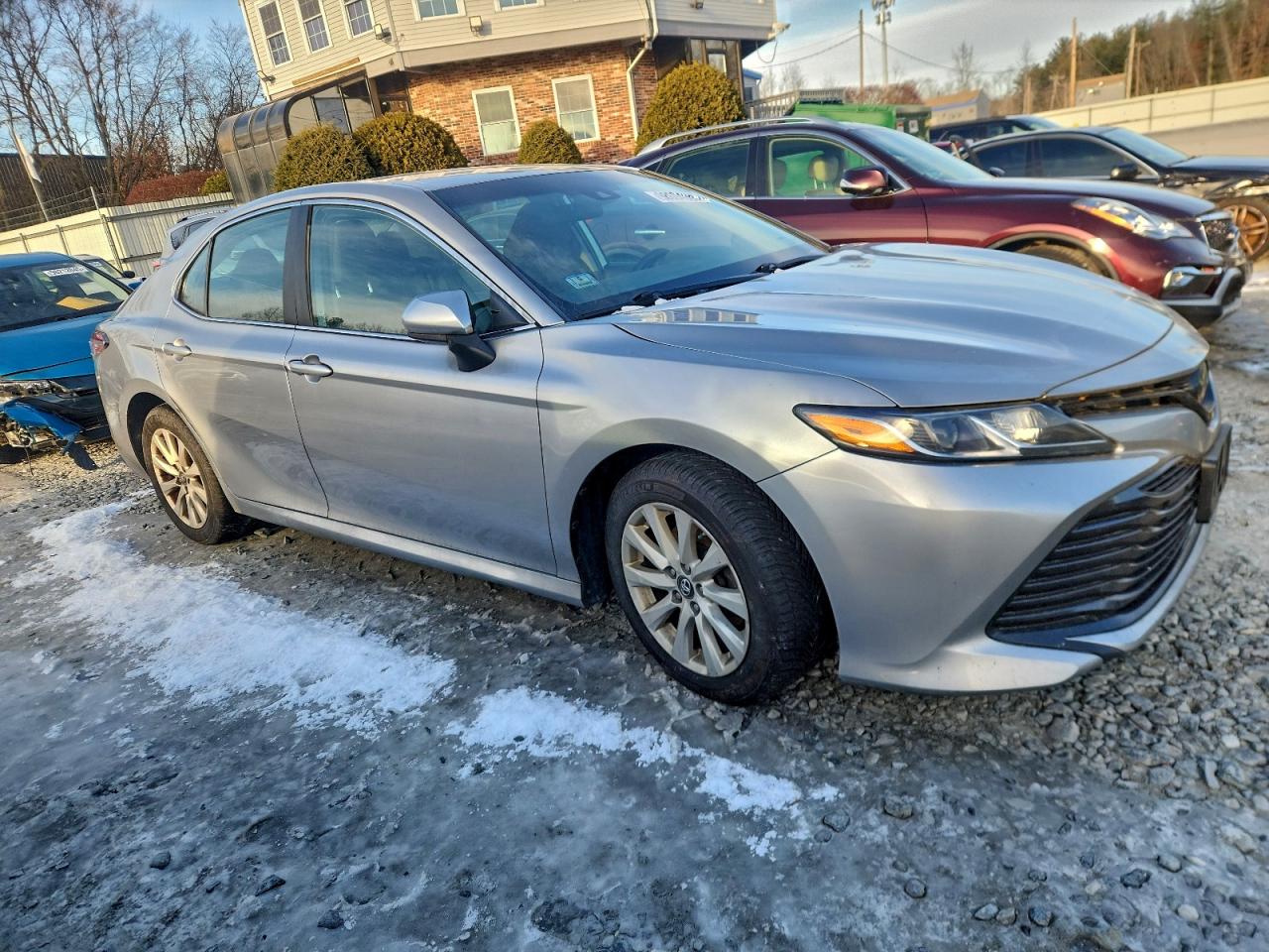 2019 TOYOTA CAMRY L photo 4