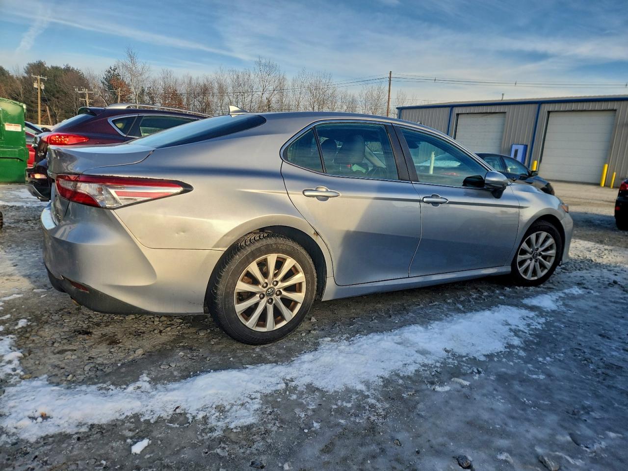 2019 TOYOTA CAMRY L photo 3