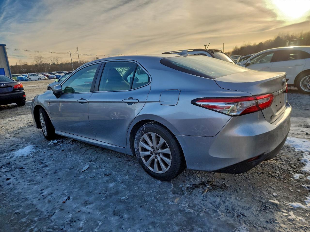 2019 TOYOTA CAMRY L photo 2