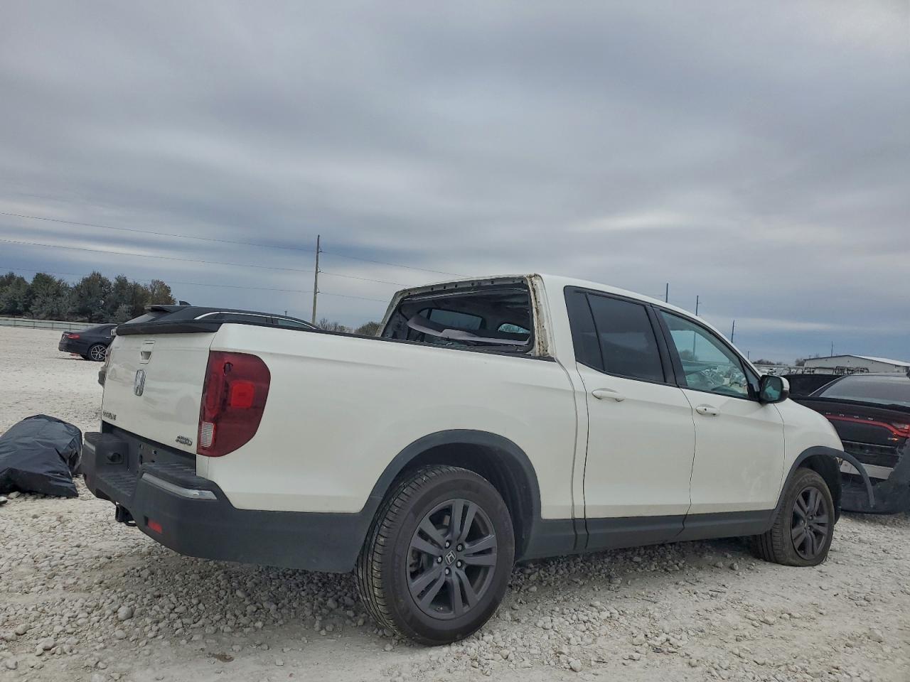 2019 HONDA RIDGELINE SPORT photo 5