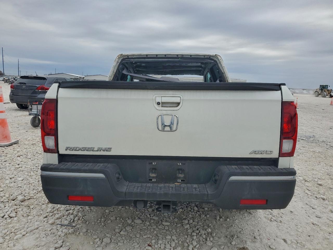 2019 HONDA RIDGELINE SPORT photo 11