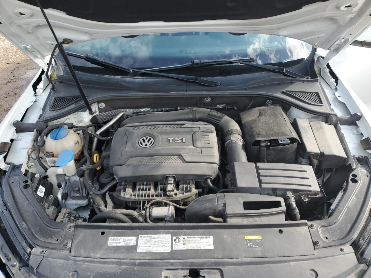 2017 VOLKSWAGEN PASSAT SE photo 31