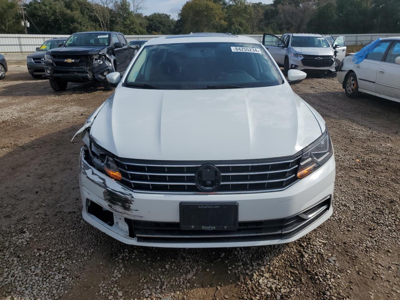 2017 VOLKSWAGEN PASSAT SE photo 13