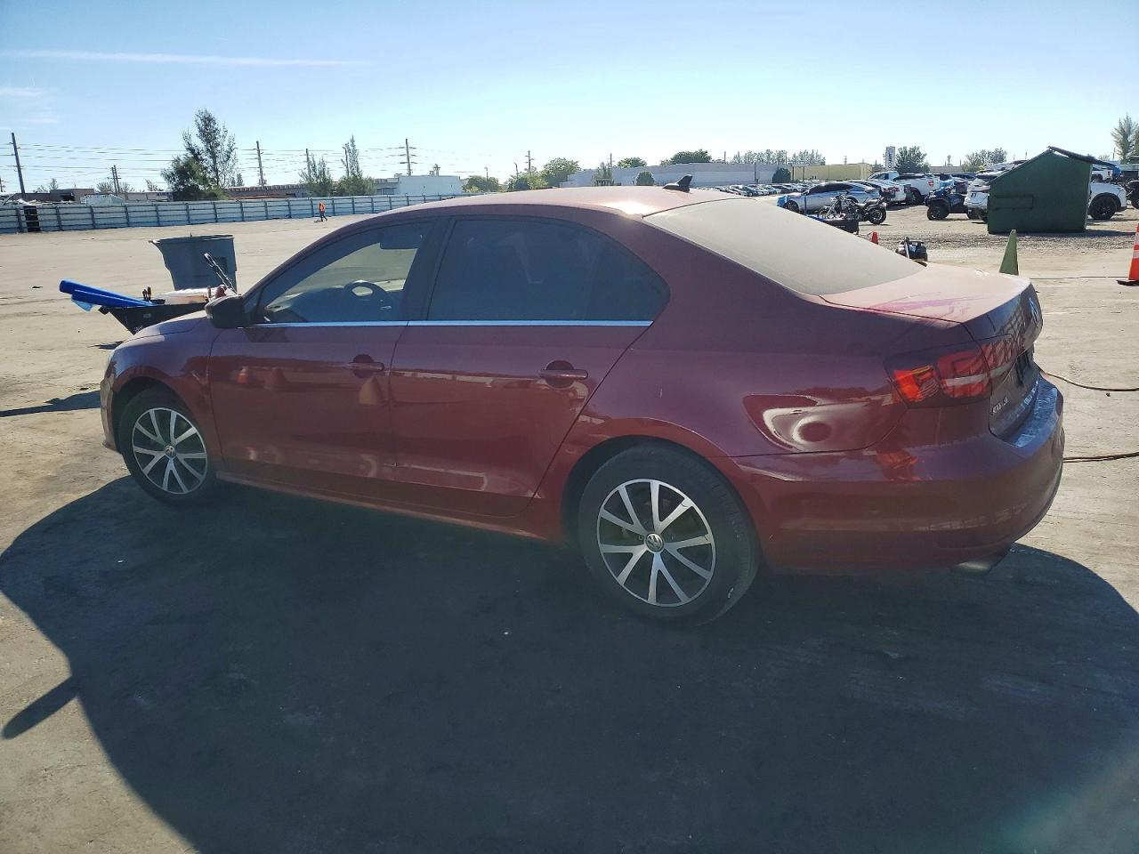 2017 VOLKSWAGEN JETTA SE photo 2