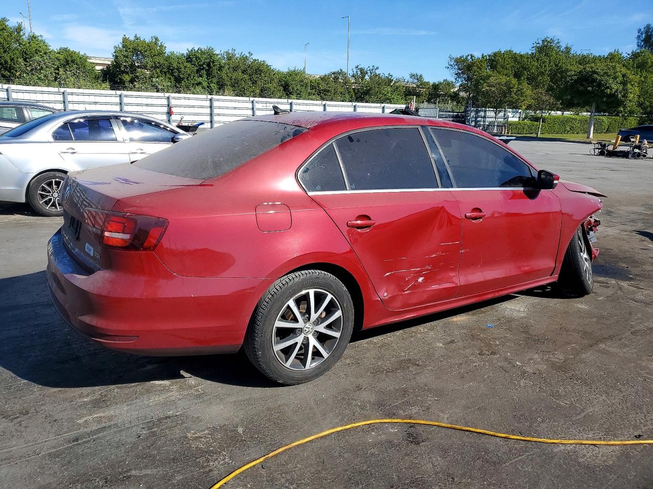 2017 VOLKSWAGEN JETTA SE photo 3